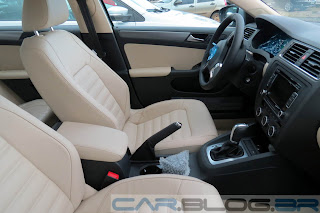 Volkswagen Jetta TSI 2.0 x Corolla 2.0 2015 - interior