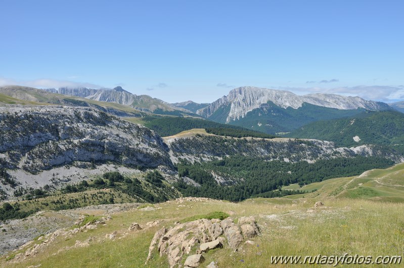 Mesa de los Tres Reyes desde Linza