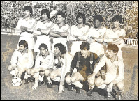 SEVILLA C. F. - Sevilla, España - Temporada 1981-82 - Alvarez, Rivas, Nimo, Curro, Pintinho y Blanco; López, Juan Carlos, Santi, Buyo y Francisco - REAL SPORTING DE GIJÓN 0 SEVILLA C. F. 2 (Pintinho 2) - 14/02/1982 - Liga de 1ª División, jornada 24 - Gijón, estadio del Molinón - El Sevilla fue 6º en la Liga, con Miguel Muñoz y Cardo de entrenadores