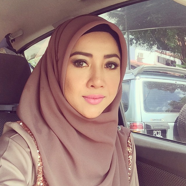  Artis Wanita Malaysia  Berhijab Sepanjang 2014 Oh Media