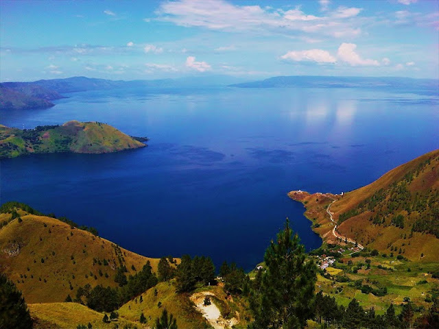 Daftar 10 Terbaik Tempat Wisata di Indonesia
