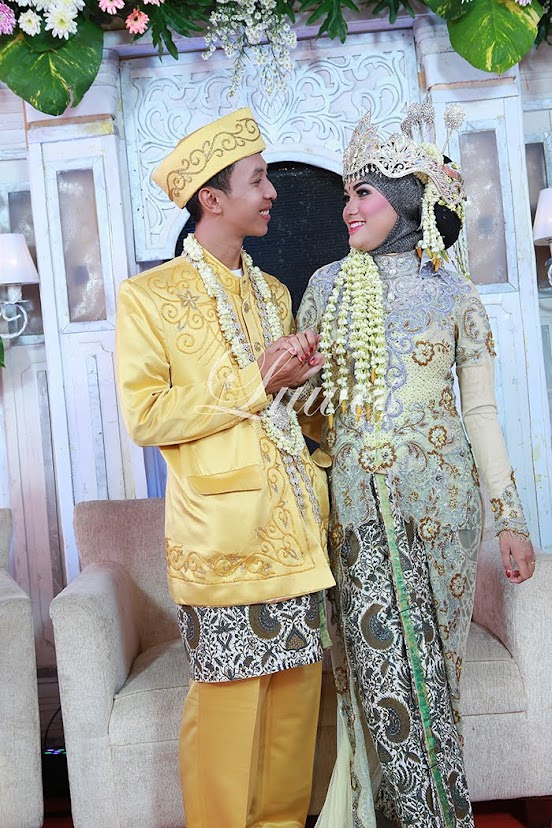 Rias Pengantin Muslim Hijab Dengan Adat Dan Kebaya Modifikasi Modern Paket Pernikahan Catering Dekorasi Pelaminan Rias Pengantin Luwes