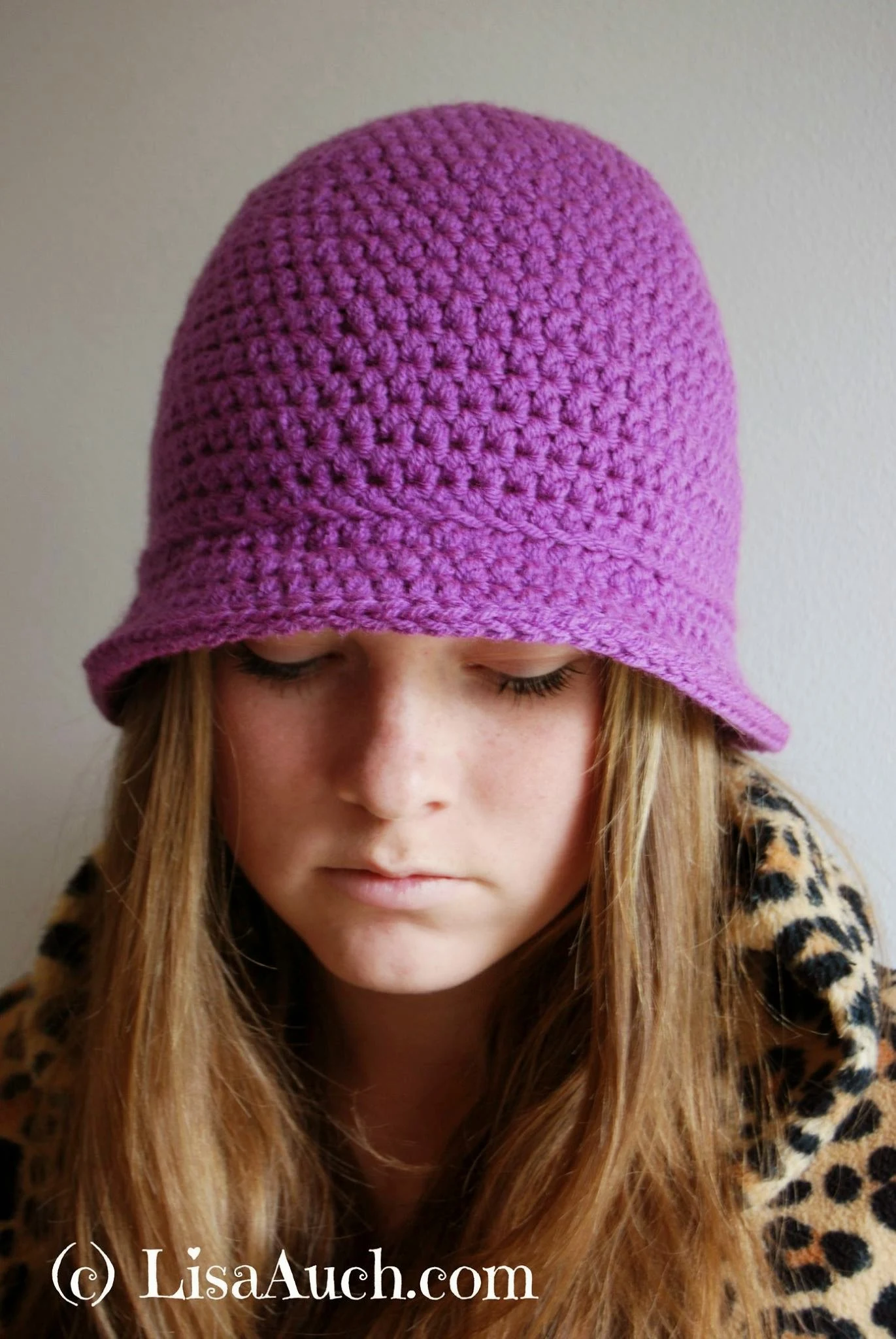womans crochet bucket hat