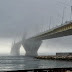 Και η Γέφυρα Ρίου – Αντιρρίου «πνίγηκε» στην ομίχλη: Το απόκοσμο θέαμα που κόβει την ανάσα