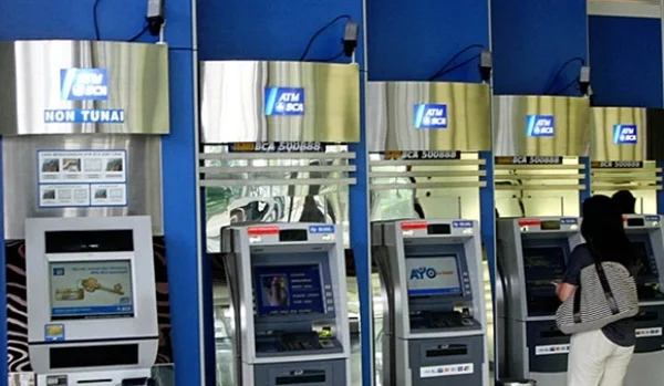 BCA akan Kenakan Biaya untuk Cek Saldo dan Tarik Uang lewat ATM
