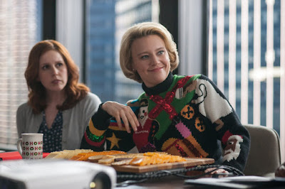 Vanessa Bayer and Kate McKinnon in Office Christmas Party (16)