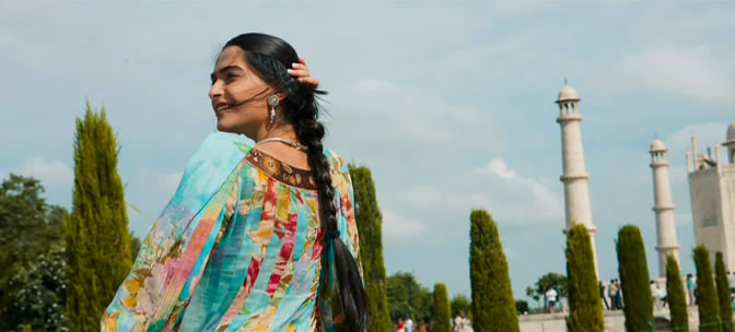 Sonam Kapoor Pictures