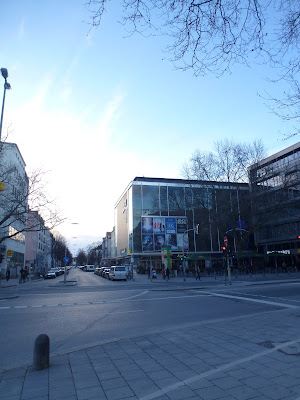 XVII - am Royal-Kino am Münchner Goethe-Platz