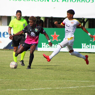Liga Dominicana de fútbol  Cuatro equipos mantienen invicto en LDF