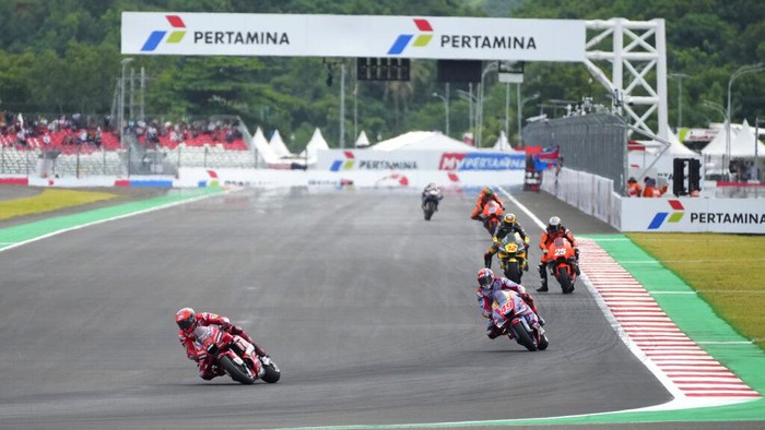 22 pembalap dari 11 tim akan berlaga di MotoGP 2023. Berikut Daftar Pembalap MotoGP 2023 22 pembalap dari 11 tim akan berlaga di MotoGP 2023. Berikut Daftar Pembalap MotoGP 2023