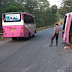 Bus Terguling di Tikungan Letter S Cluwak Pati, Tiga Penumpang Dilarikan ke Rumah Sakit