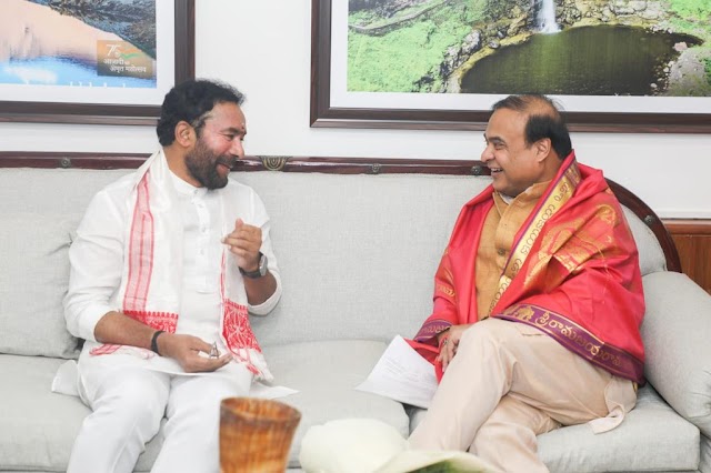 Himanta Biswa Sarma  calls on Union Minister for DoNER