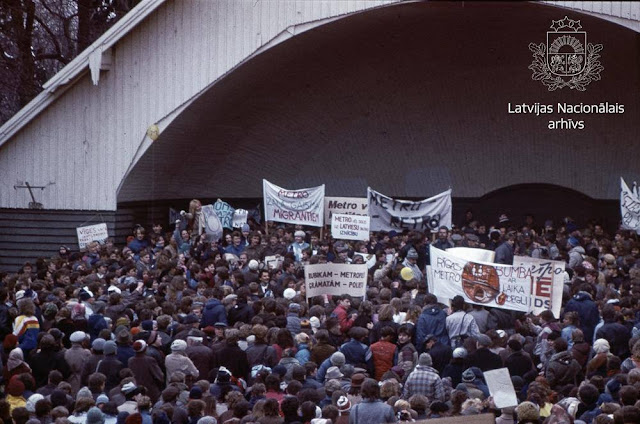 27 апреля 1988 года. Рига. Парк Аркадия. Митинг против строительства метро в Риге