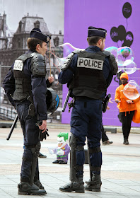 Paris police bubbles