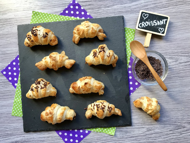 MINI CROISSANT DE CHOCO BLANCO Y FRESA RECETA