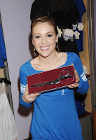 Alyssa Milano Keeps In Touch