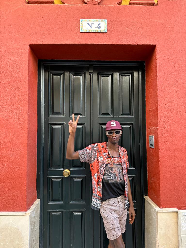 Street Style Sevilla, Menswear Terracotta Shirt