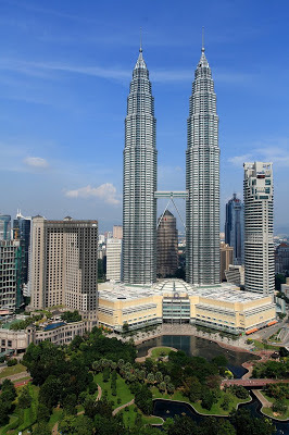 Petronas Towers,twin towers,beautiful buildings,building wallpapers