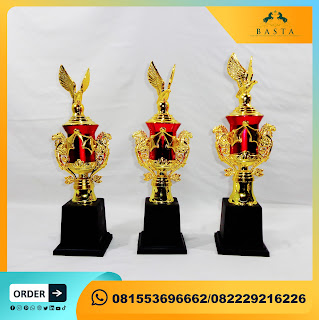 Piala Plastik Murah