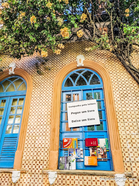 Campanha "Leve um Livro, deixe um livro" no Santo Antônio