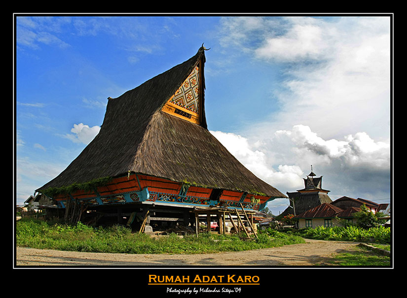 GAMBAR RUMAH ADAT BATAK SAHABAT