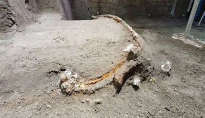 Kereta Romawi Kuno Berhias Ditemukan Di Pompeii