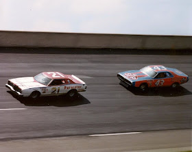 Final carrera NASCAR Daytona 1976 - Pearson adelanta a Richard Petty