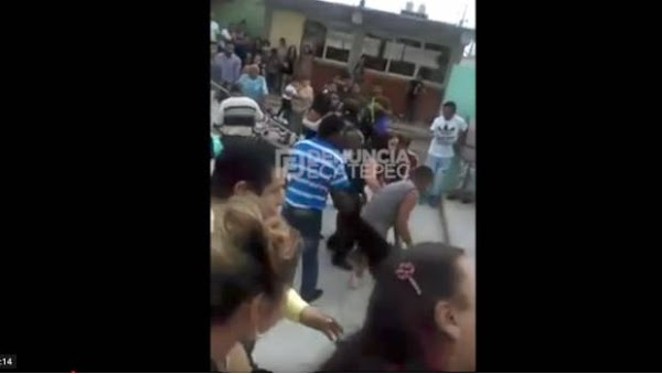 Padres de familia arman pelea campal en escuela primaria de Ecatepec (VIDEO)