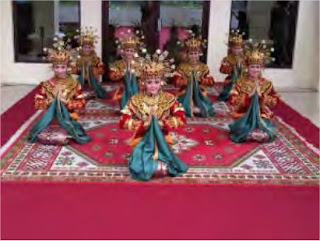 Bentuk penyajian tari kelompok dalam sajian tari tradisional