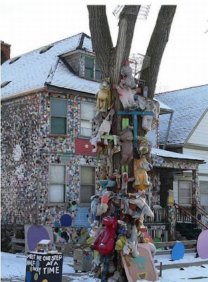 The Heidelberg Project: A Street of Dreams Seen On www.coolpicturegallery.net