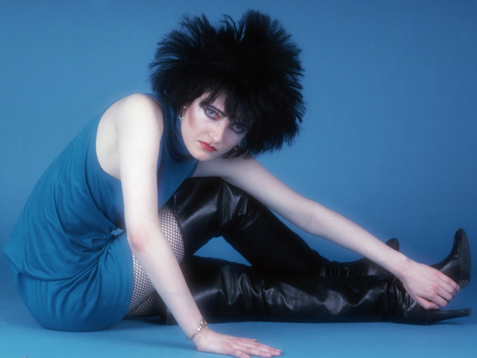 ... TM3Kx5w3N-I/AAAAAAAAB8o/S9nqljAzPCQ/s1600/siouxsie_sioux_wallpaper.jpg