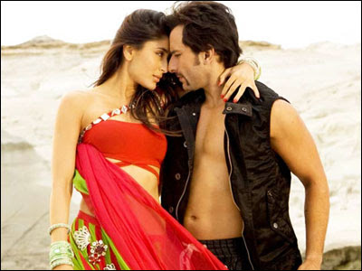 Kareena Kapoor Saif Ali Khan Hot Pics, Kareena Kapoor Saif Ali Khan Hot Scenes, Kareena Kapoor Saif Ali Khan Hot Images, Kareena Kapoor Saif Ali Khan Hot Wallpapers, Bollywood News, Saif Ali Khan News, Bollywood Hot Couples