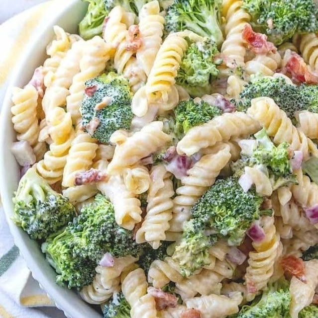 BRIGHT BROCCOLI PASTA SALAD