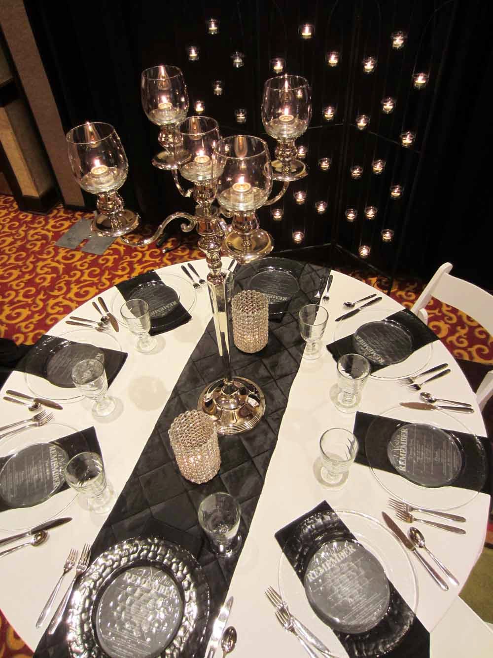 table Look: and Wedding Black Get Elite wedding Gatsby Events canada   runners The  White Rental