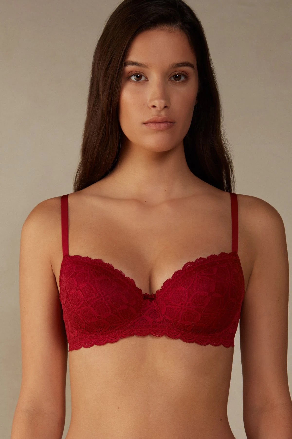 Intimissimi's Lace Lingerie Ad Campaign