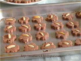 Chocolate Almond (Cokdam) Cookies Recipe  @ treatntrick.blogspot.com