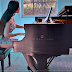 Lola Astanova chơi piano  Waltz trong A Minor, B.150 do Frederic Chopin