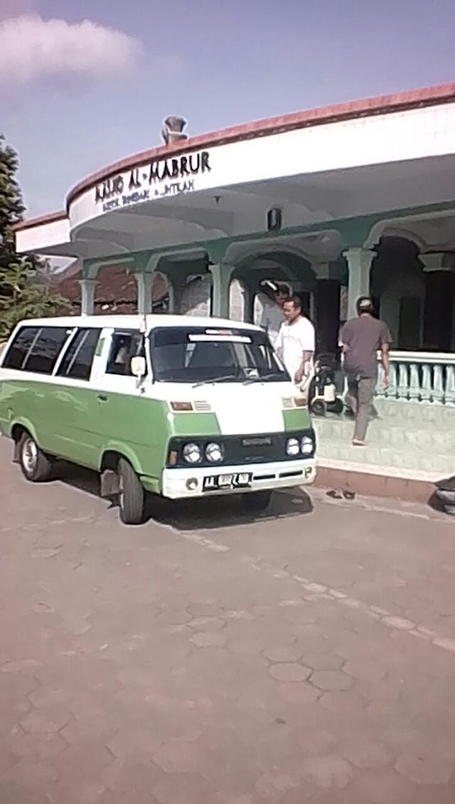 Tim Bersih-bersih Masjid hadir di Masjid Al-Mabrur Ngetos Sriwedari Muntilan Kabupaten Magelang