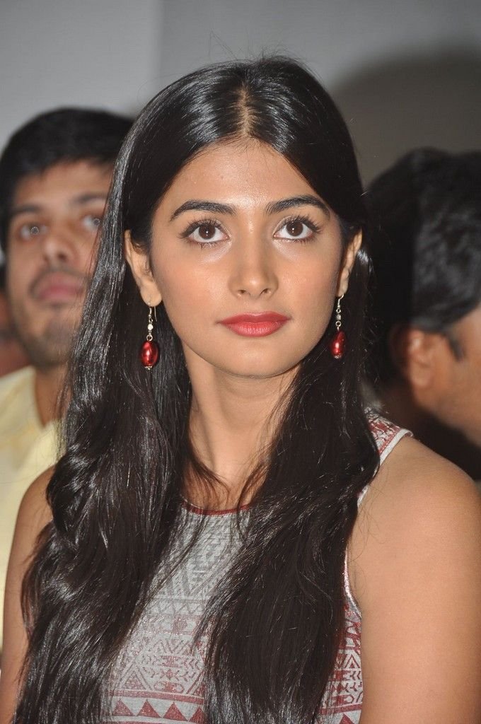 Actress PoojaHegde Latest HD Images