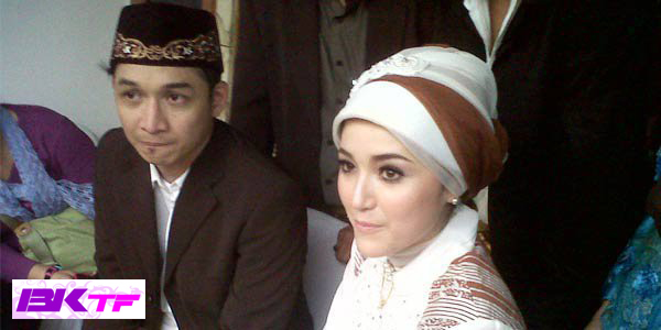 Menujuhijau.blogspot.com: Foto Lamaran Pasha Ungu Dengan 