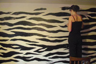 Zebra Print Room Designs on Laurie S Charming Designs  Zebra Print Painted Wall