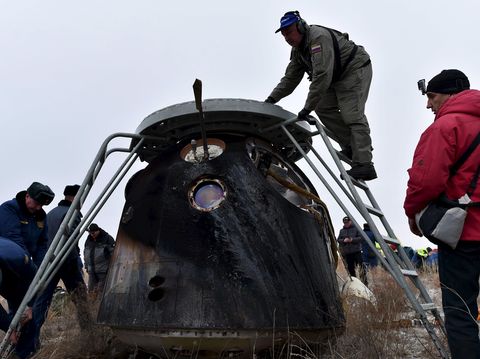 Year in Space, Astronauts US-Russia Given Blanket arrival at Earth