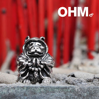   charm แปลว่า, lucky charm แปลว่า, charmingแปล ว่า อะไร, sharm แปลว่า, charm คำอ่าน, charme อ่านว่า, charme แปลว่า, ครีมcharm, charm pandora คือ