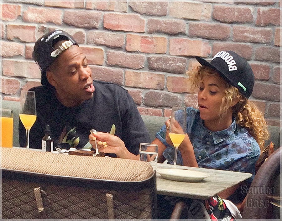 Celebrities Exclusive:  Jay-Z & Beyonce Grab Some Grub At Gjelina