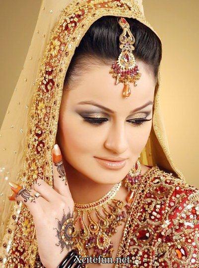  Pakistani Beautiful Bridal Collection - Bridal Makeup And Maang Tikka Jewelry