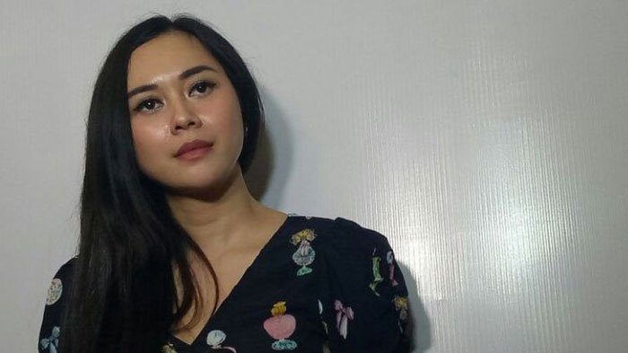 Profil Dan Biodata Aura Kasih Aktris Yang Ngebet Nikah Lagi Hidup Berubah Seusai Bulan Menjanda