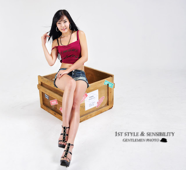 2 Yook Ji Hye - Your Package Just Arrived-Very cute asian girl - girlcute4u.blogspot.com