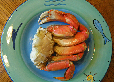 Dinner Plate filled with 1/2 Crab