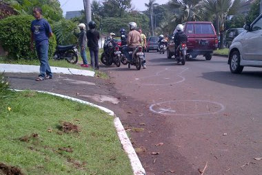 Polisi Olah TKP Lokasi Kecelakaan Uje di jalur Rempoa-Pondok Indah 