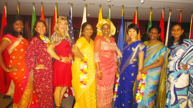 Grupo de mujeres de distintas partes del mundo